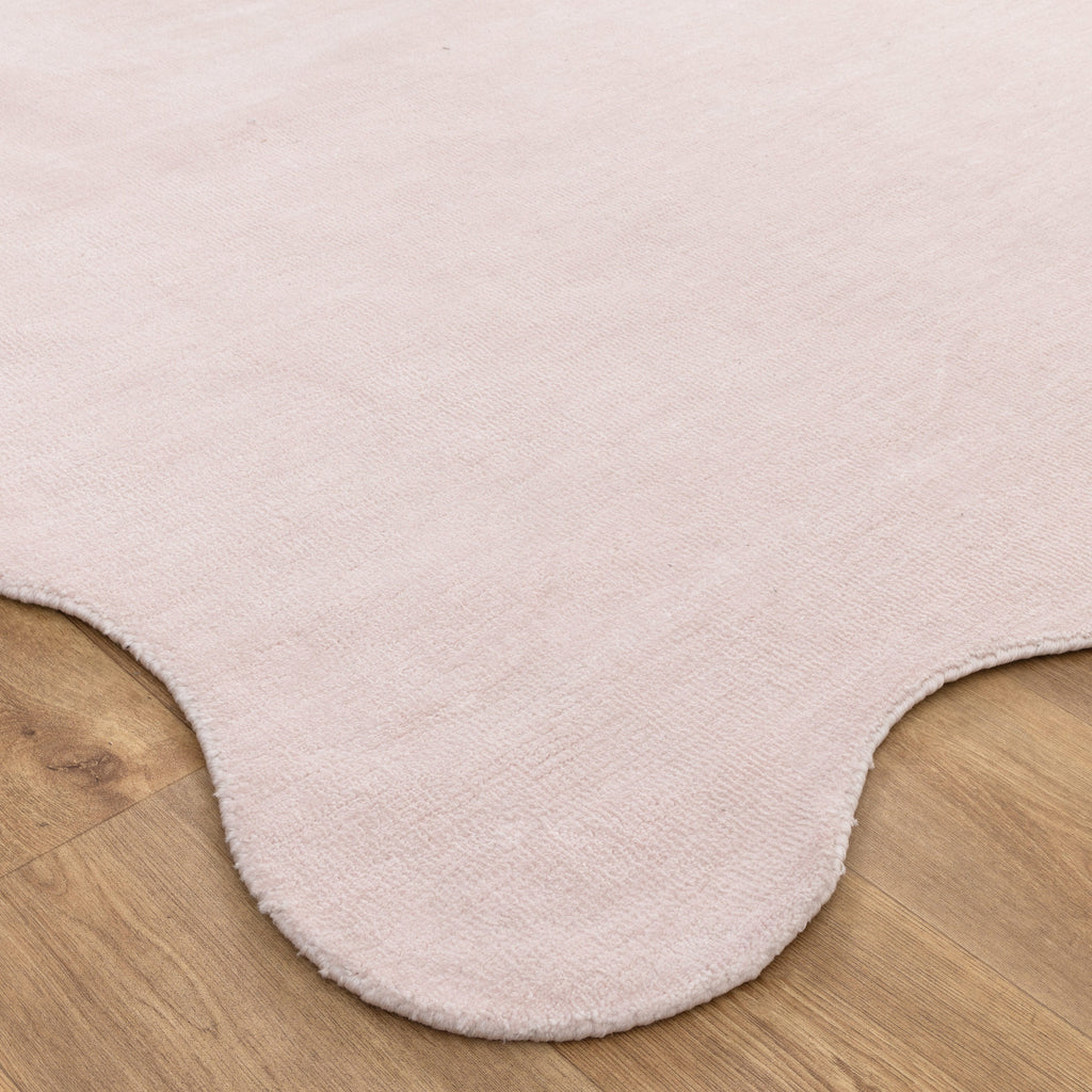 Ollie Scalloped Irregular Round Rug - Pink